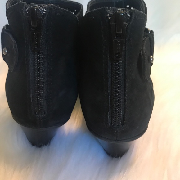 EUC Open Toed Black Heels - Picture 4 of 8